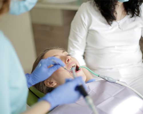 Füllung vs Inlay: Welche Lösung passt am besten für Ihren Zahn?