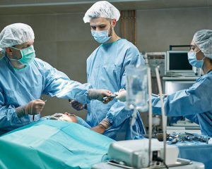Oralchirurgie: Wann wird sie notwendig und welche Eingriffe gibt es?